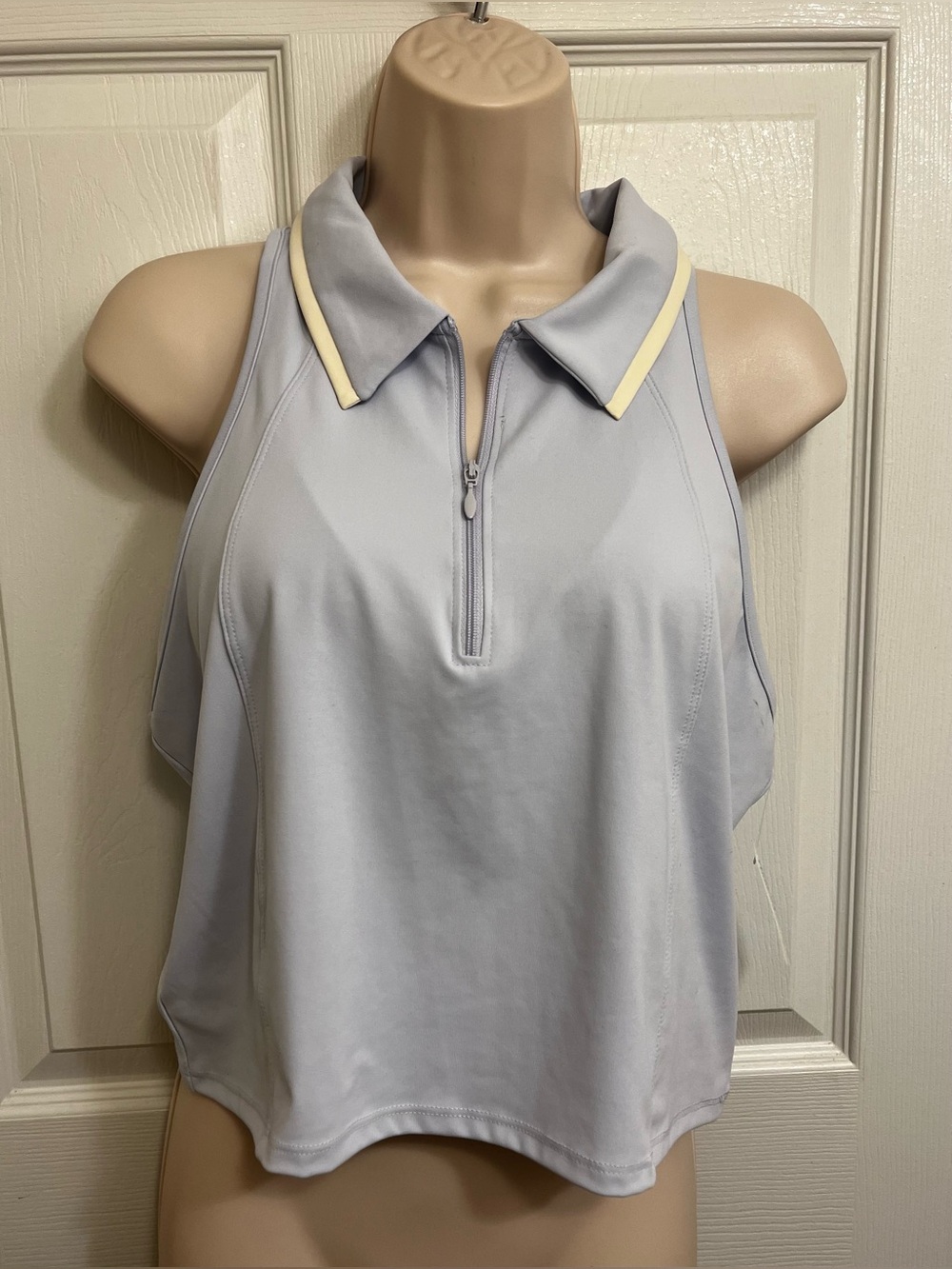 NWT Old Navy Women’s size XL Light Blue Activewear Tank Top